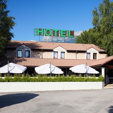 Hotel Logis Des Trois Massifs Claix  Exterior foto