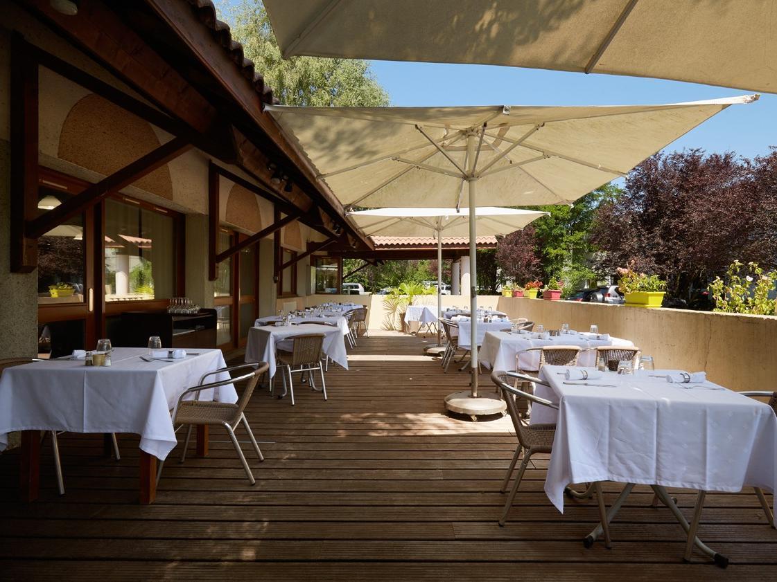Hotel Logis Des Trois Massifs Claix  Exterior foto